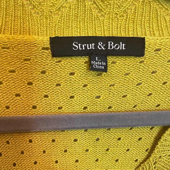 Green and white button up blouse with ruffle sleeve - Picture 3 of 4